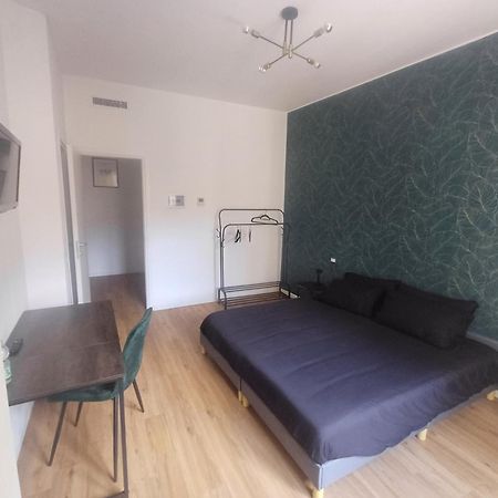 Bnb Camere Fiori 8 Gallarate Esterno foto